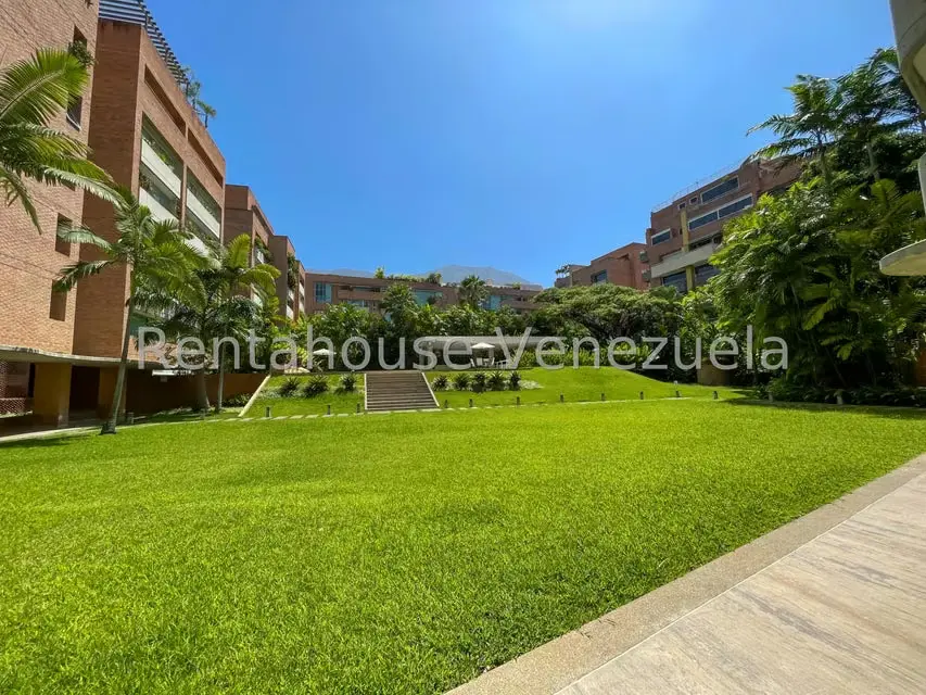 Apartamento (Duplex) en Alquiler en Campo Alegre, Distrito Metropolitano - 33