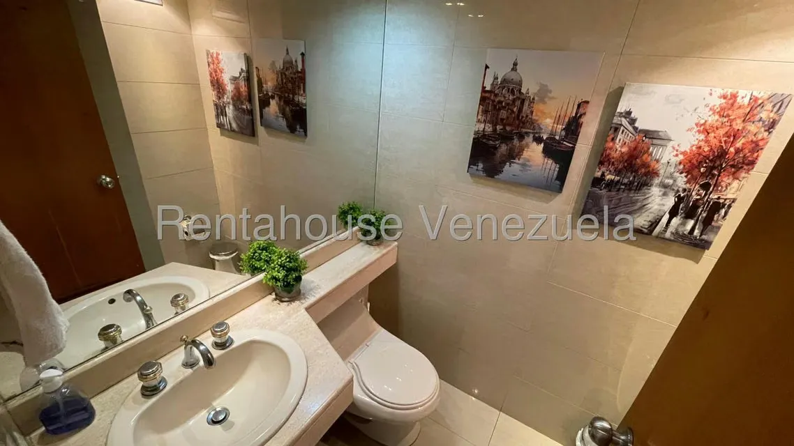 Apartamento (1 Nivel) en Alquiler en Los Chorros, Distrito Metropolitano - 15