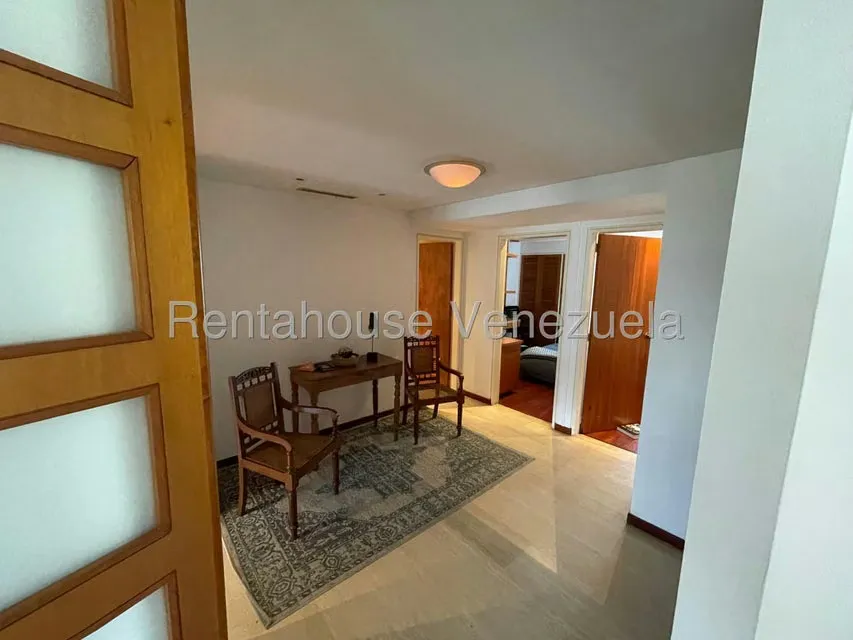 Apartamento (1 Nivel) en Alquiler en Los Chorros, Distrito Metropolitano - 18