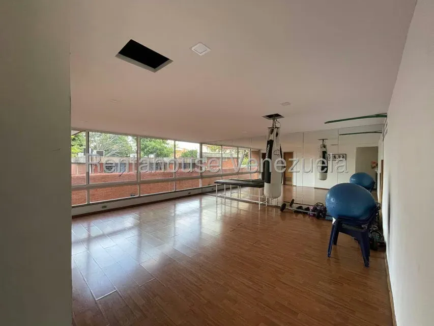 Apartamento (1 Nivel) en Alquiler en Los Chorros, Distrito Metropolitano - 31
