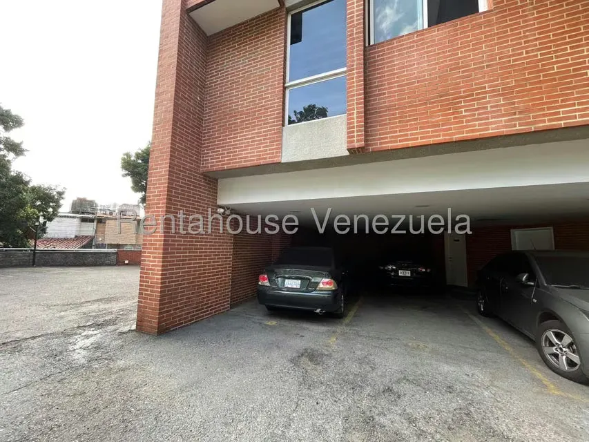 Apartamento (1 Nivel) en Alquiler en Los Chorros, Distrito Metropolitano - 34