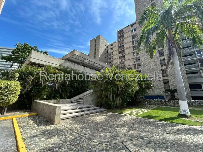 Apartamento (1 Nivel) en Venta en Camuri Grande, Vargas - 2