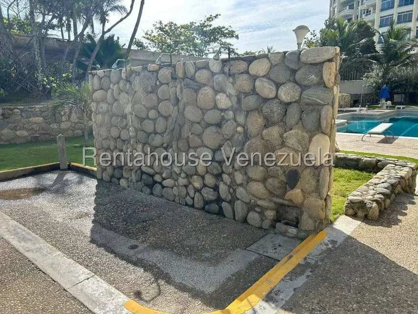 Apartamento (1 Nivel) en Venta en Camuri Grande, Vargas - 24