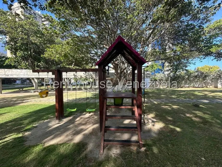 Apartamento (1 Nivel) en Venta en Camuri Grande, Vargas - 32