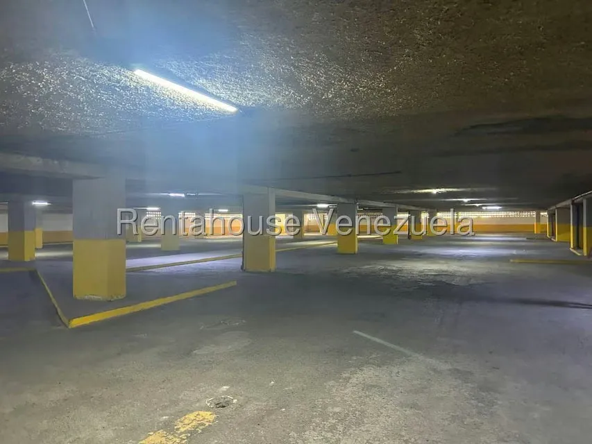 Apartamento (1 Nivel) en Venta en Camuri Grande, Vargas - 37