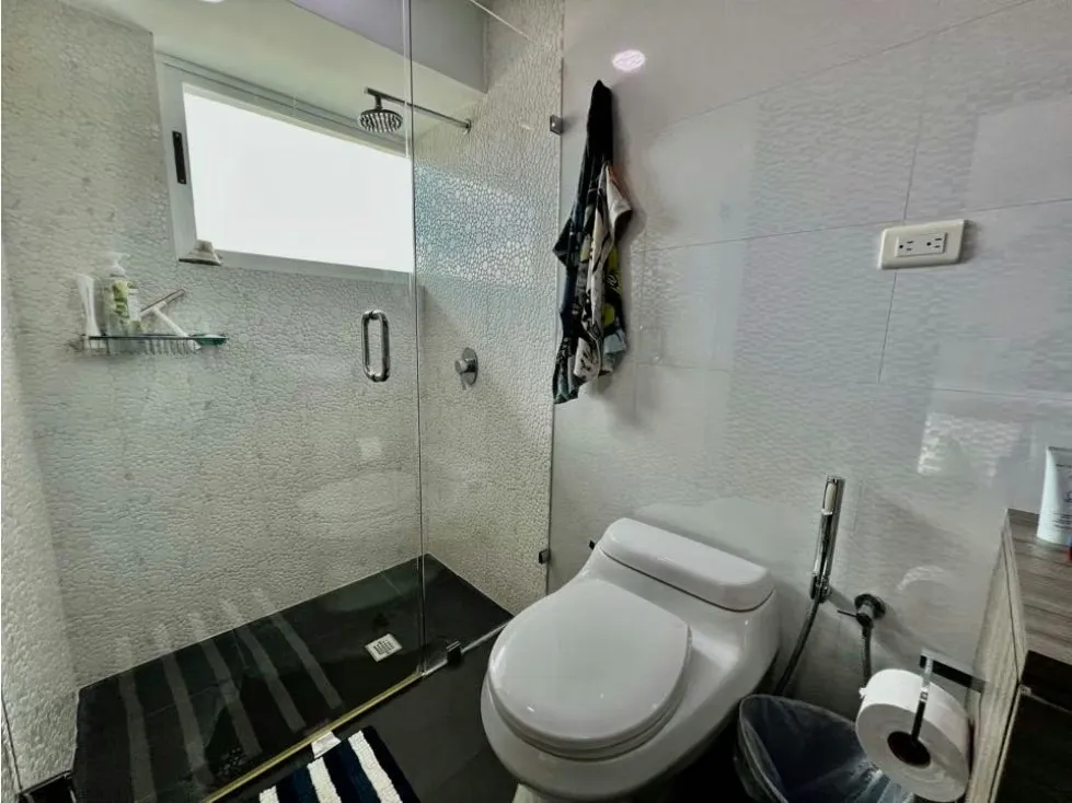 Se vende casa 1000m2 4h+2s/6B/4p Cumbres de Curumo - 17