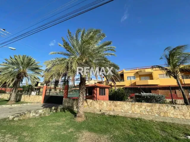 EN VENTA APARTAMENTO CON TERRAZA EXCLUSIVA Y VISTA AL MAR CONJUNTO RESIDENCIAL LAS CALAS, JUAN GRIEGO, ISLA DE MARGARITA - 2