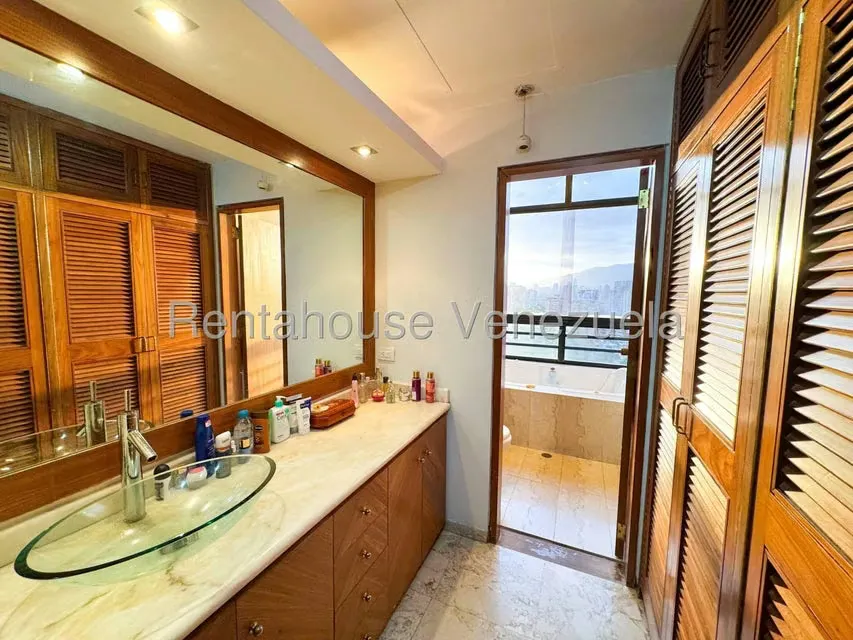 Casa (Multipes Niveles) en Alquiler en Colinas de Bello Monte, Distrito Metropolitano - 30