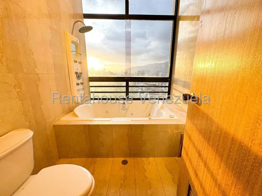 Casa (Multipes Niveles) en Alquiler en Colinas de Bello Monte, Distrito Metropolitano - 31