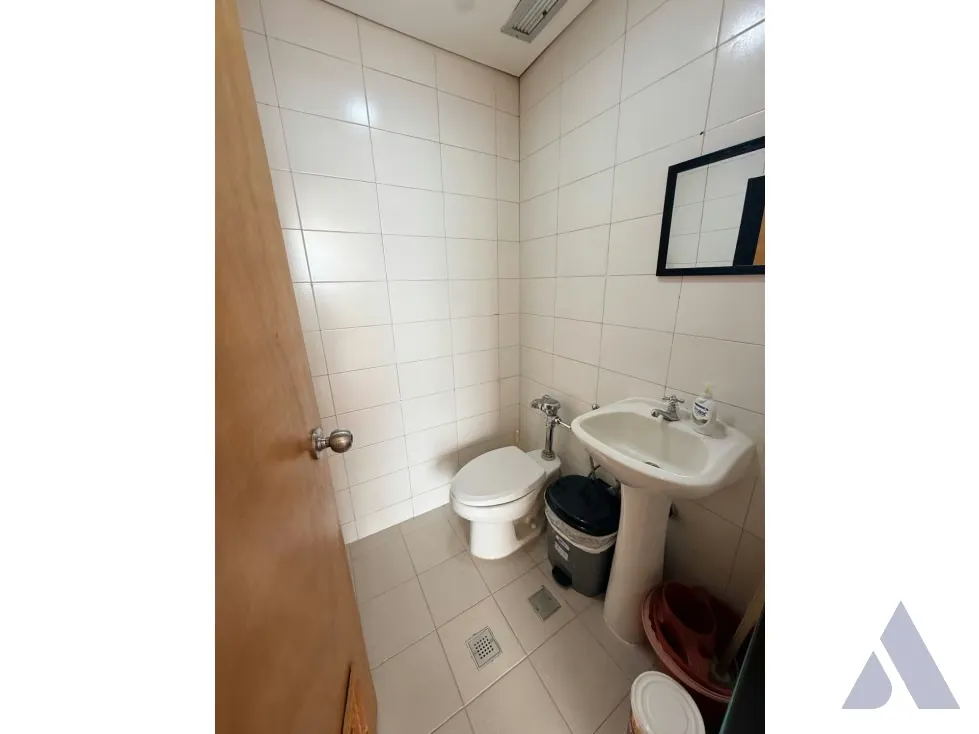 Alquilo oficina 44m2 C.C Paseo El Hatillo 5216 - 7
