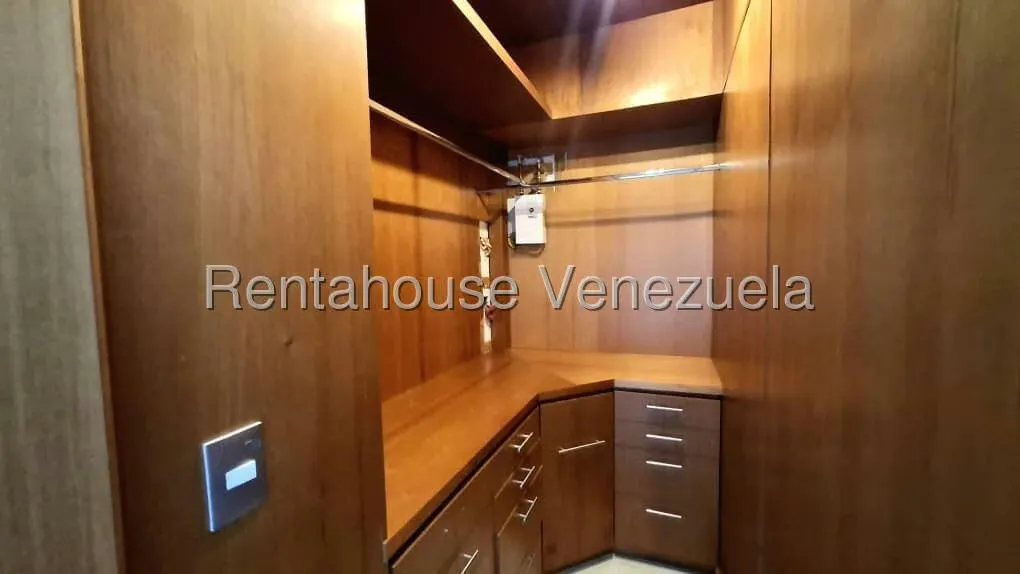 Apartamento (1 Nivel) en Alquiler en Santa Monica, Distrito Metropolitano - 12