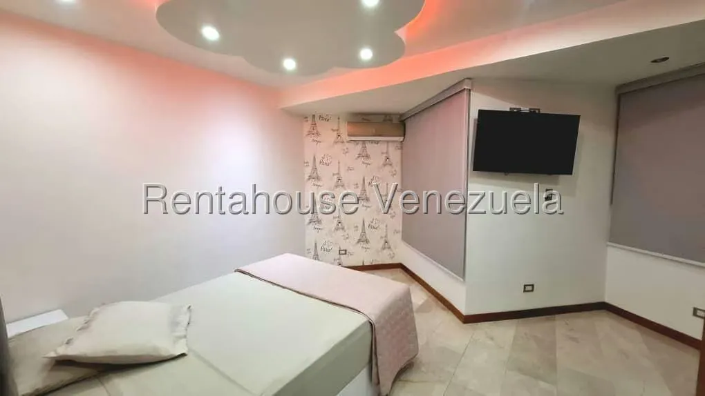 Apartamento (1 Nivel) en Alquiler en Santa Monica, Distrito Metropolitano - 16