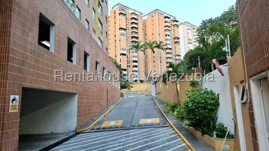 Apartamento (1 Nivel) en Alquiler en Santa Monica, Distrito Metropolitano - 24