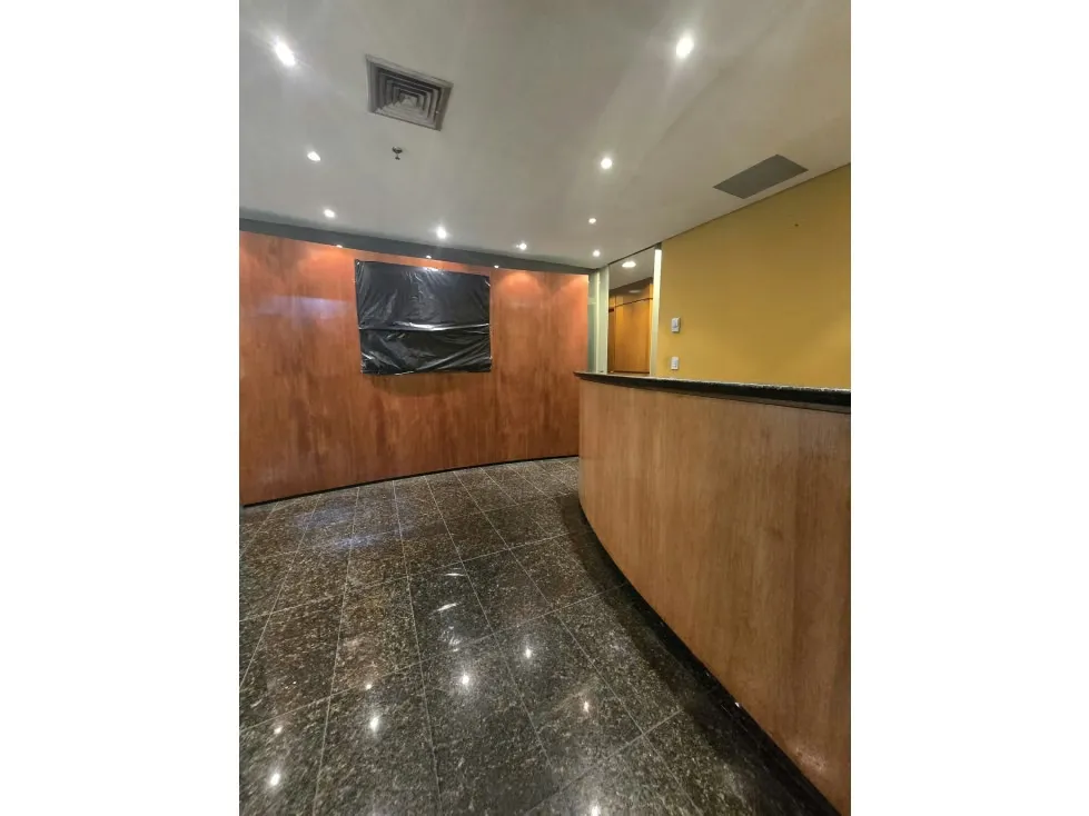 OFICINA EN ALQUILER 300 M2 - URB CHACAO