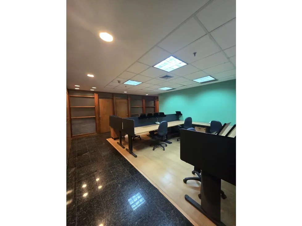 OFICINA EN ALQUILER 300 M2 - URB CHACAO - 3