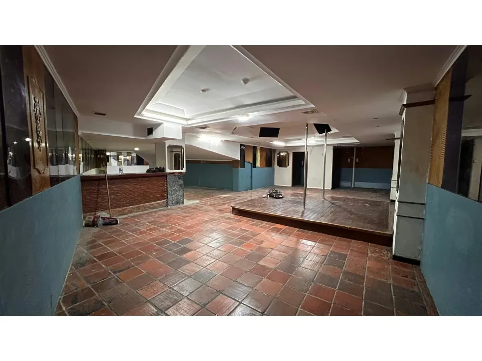 Se Vende/Alquila Local comercial 221m² San Martin - 2