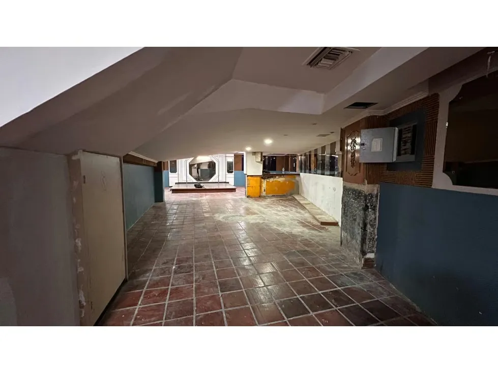 Se Vende/Alquila Local comercial 221m² San Martin - 3