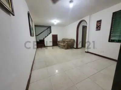 Casa en venta, 2 niveles