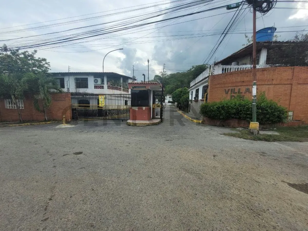 Casa en venta, 2 niveles - 12