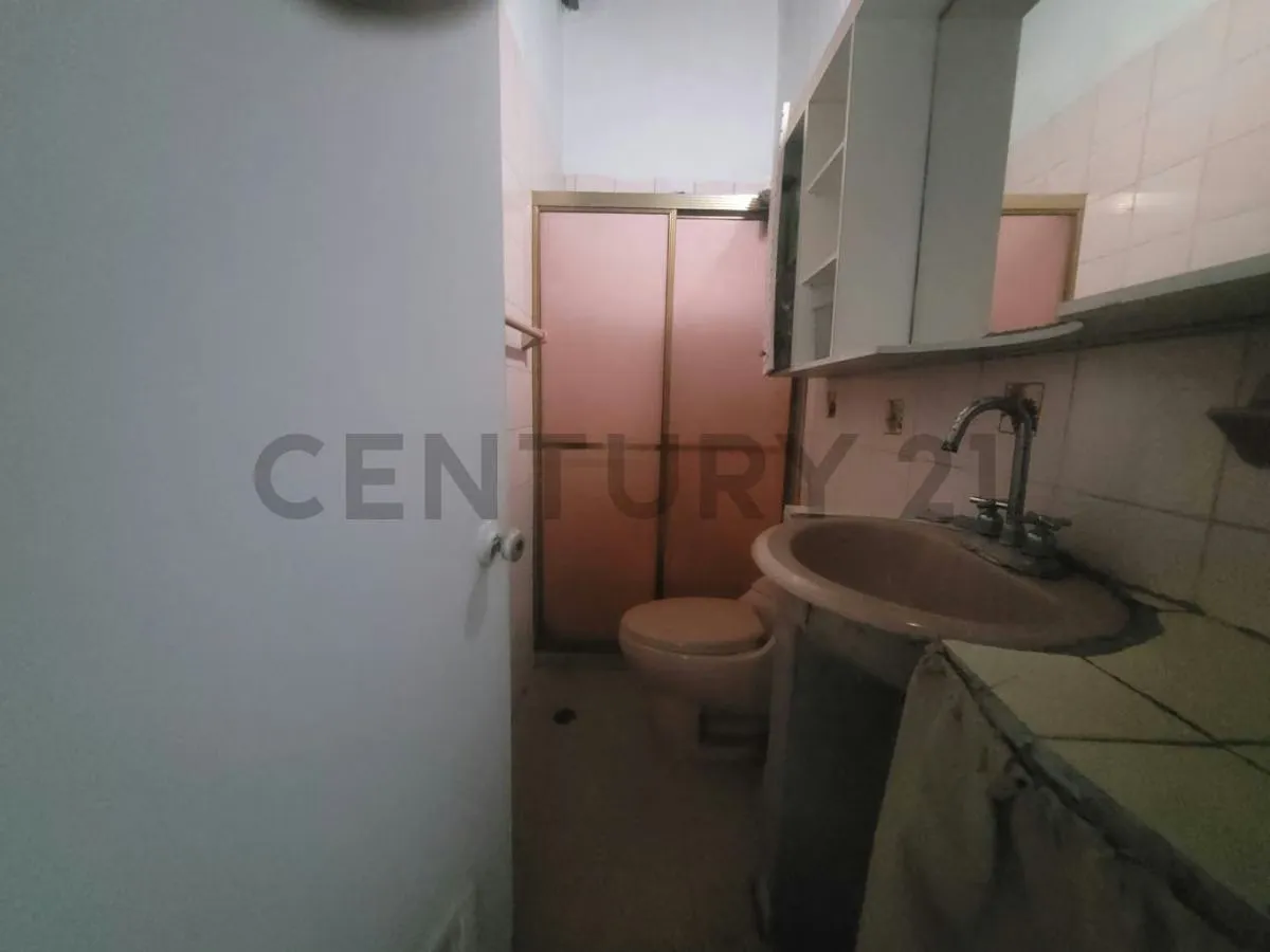 Casa en venta, 2 niveles - 10