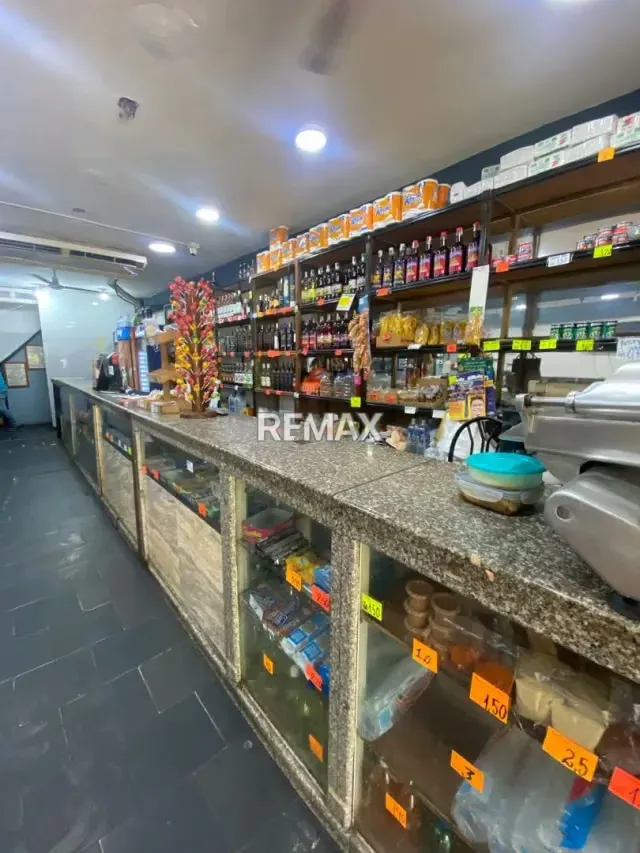 Traspaso de Fondo de Comercio: Licorería 100% Activa y Facturando - 7
