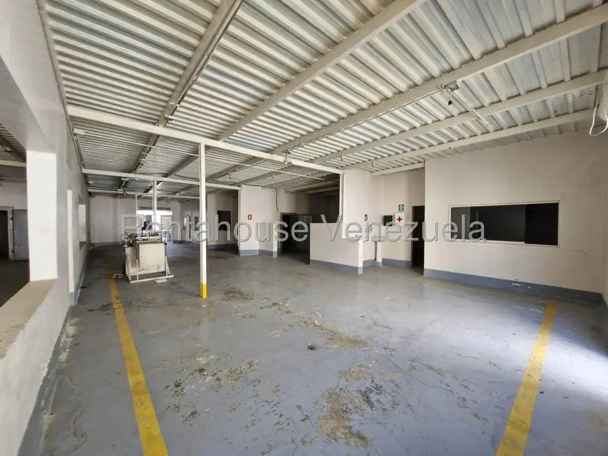 Comercial (Local Comercial) en Venta en Santa Rita, Aragua - 31