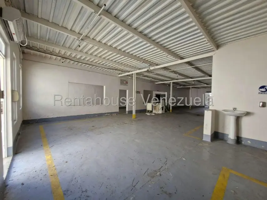 Comercial (Local Comercial) en Venta en Santa Rita, Aragua - 32