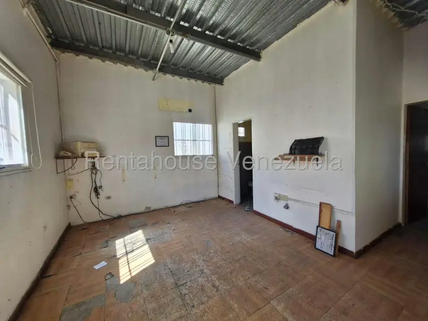 Comercial (Local Comercial) en Venta en Santa Rita, Aragua - 5