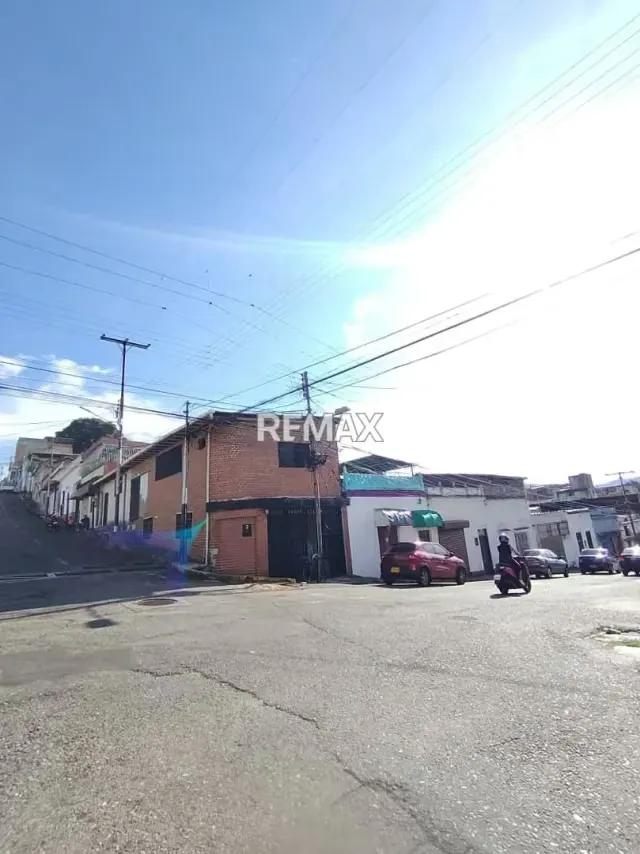 Se Alquila local Comercial Esquinero Barrio obrero - 5