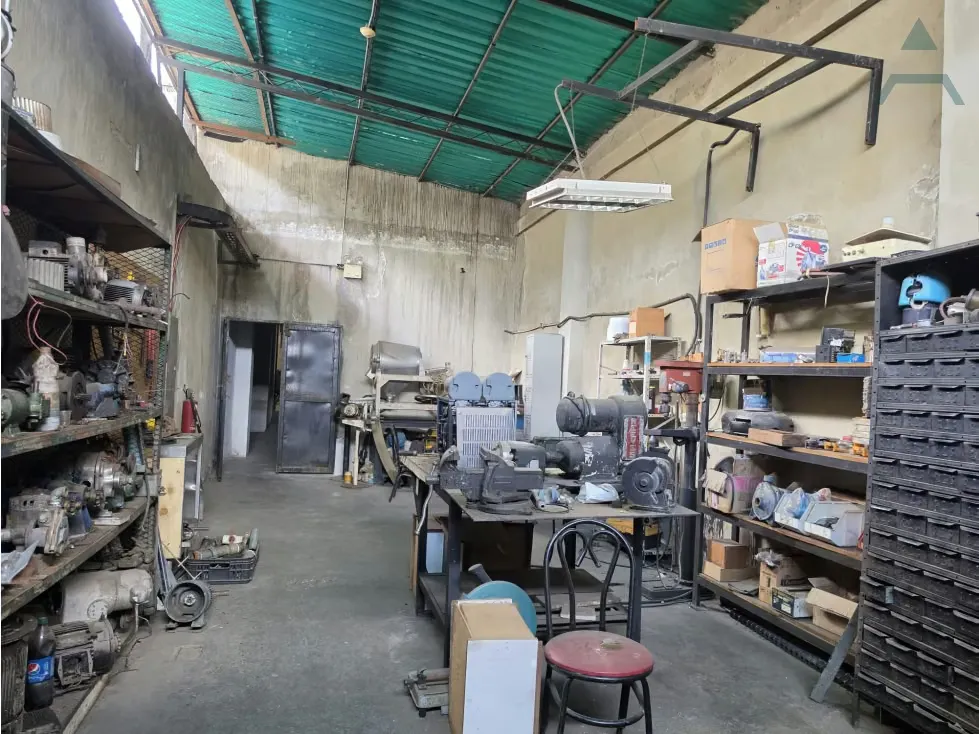 Se vende Edificio 4760m² Guaicaipuro - 3