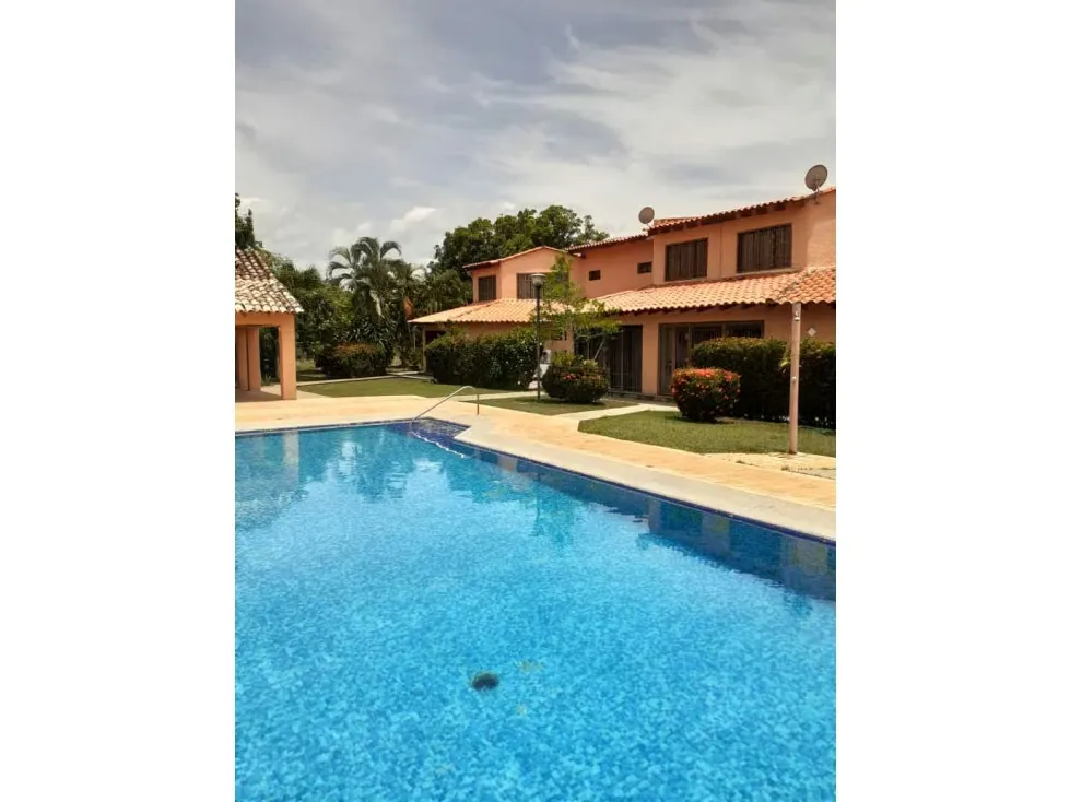 Se vende casa 196m² 2h/2b/1p Rio Chico