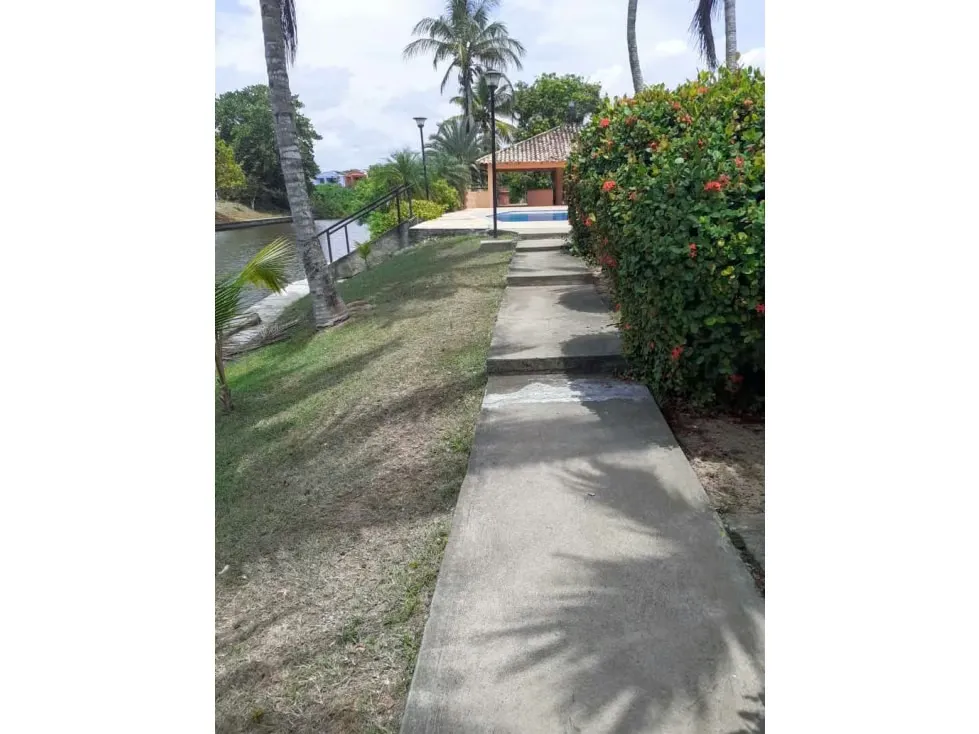 Se vende casa 196m² 2h/2b/1p Rio Chico - 32