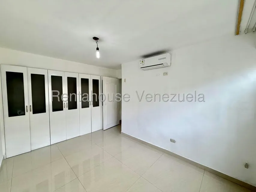Apartamento (1 Nivel) en Venta en La Urbina, Distrito Metropolitano - 17