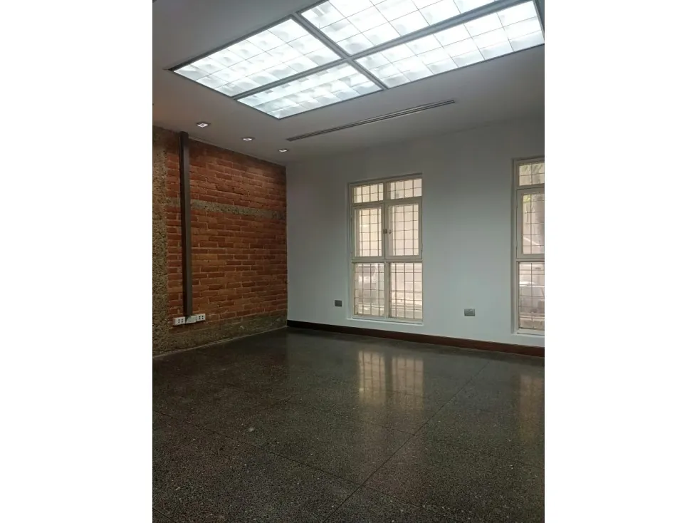 Se alquila oficina 154m2 Las Mercedes 2706 - 12
