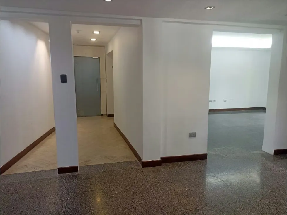 Se alquila oficina 154m2 Las Mercedes 2706 - 4