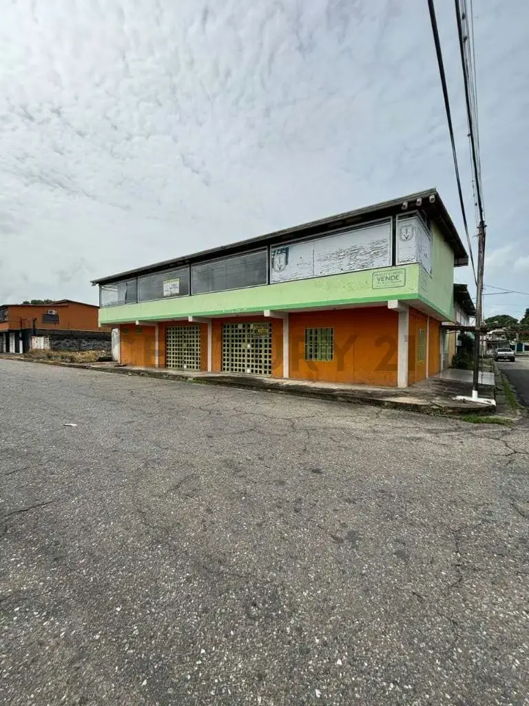 Galpón en Alquiler sector Centro Calle Cedeño