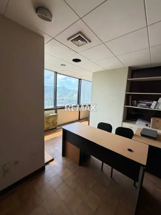 Tu próximo éxito em Oficina Premium de 63 m² en el C.C. Camoruco – Piso Alto con Vista Panorámica - 13