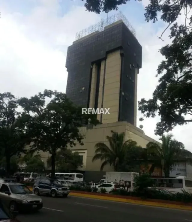 Tu próximo éxito em Oficina Premium de 63 m² en el C.C. Camoruco – Piso Alto con Vista Panorámica - 4