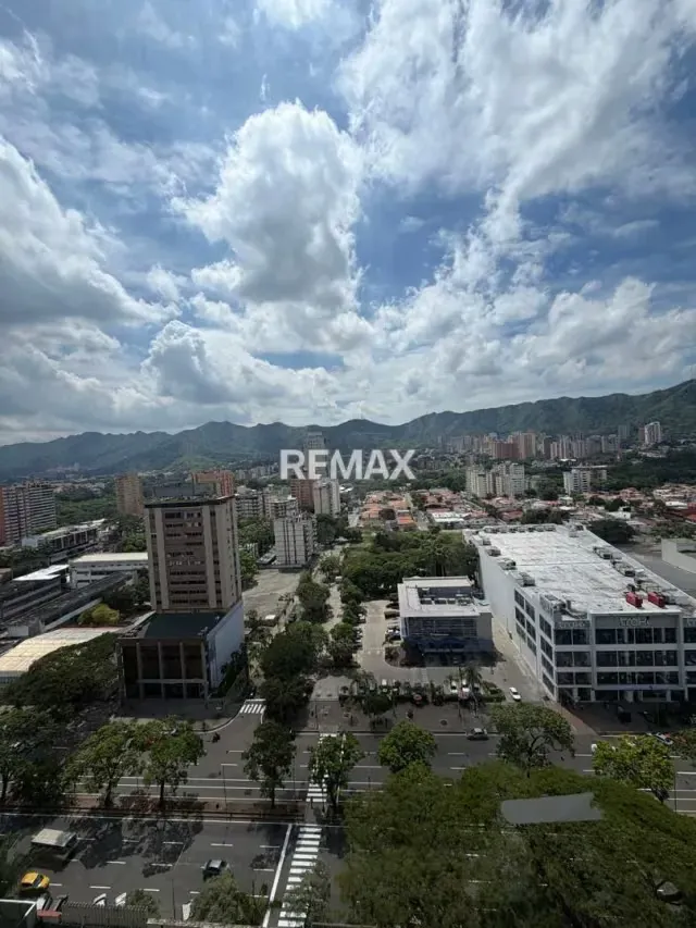 Tu próximo éxito em Oficina Premium de 63 m² en el C.C. Camoruco – Piso Alto con Vista Panorámica - 5