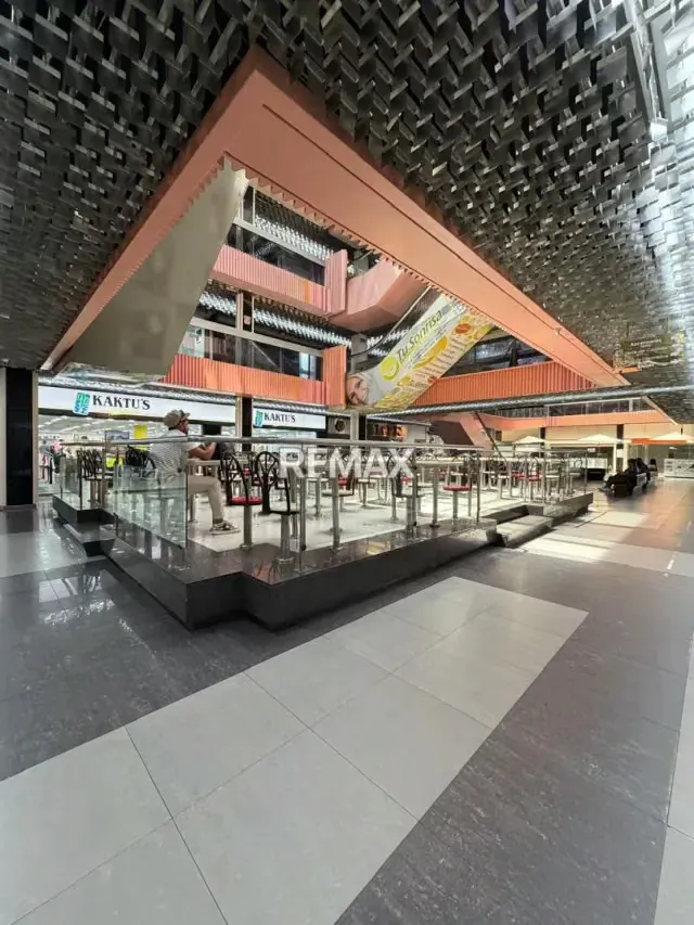 Tu próximo éxito em Oficina Premium de 63 m² en el C.C. Camoruco – Piso Alto con Vista Panorámica - 8