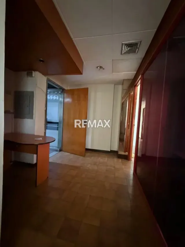 Tu próximo éxito em Oficina Premium de 63 m² en el C.C. Camoruco – Piso Alto con Vista Panorámica - 9