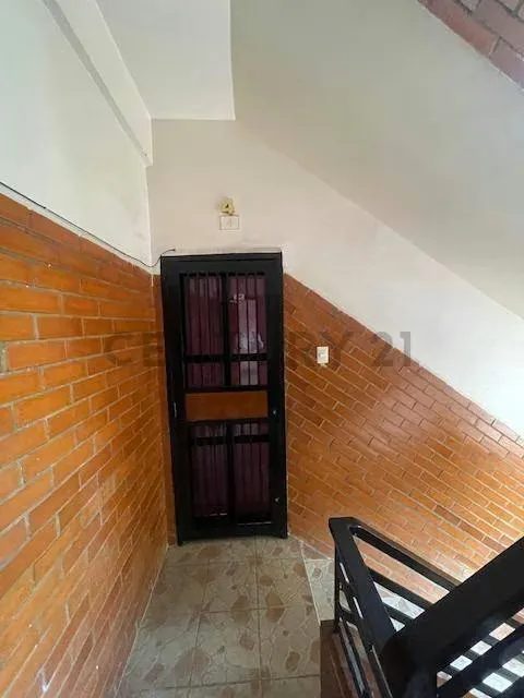 Excelente oficina de 65 mts2 en alquiler en Los Chaguaramos. - 25