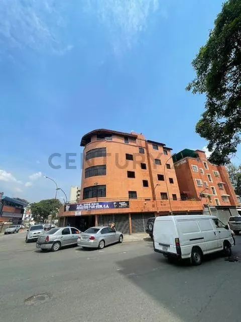 Excelente oficina de 65 mts2 en alquiler en Los Chaguaramos. - 4