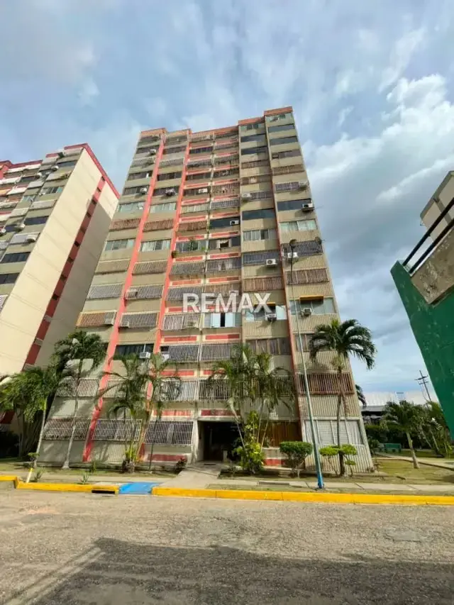 Apartamento en venta para remodelar Urb. La Granja Res. Don Bosco
