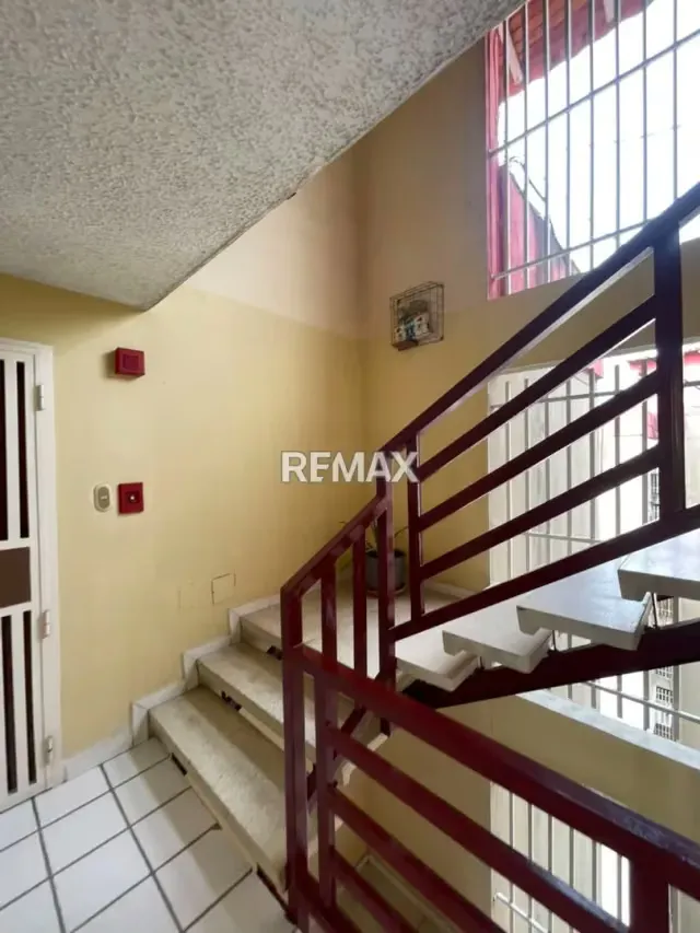 Apartamento en venta para remodelar Urb. La Granja Res. Don Bosco - 2