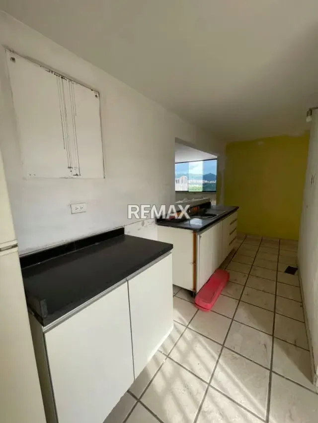 Apartamento en venta para remodelar Urb. La Granja Res. Don Bosco - 9