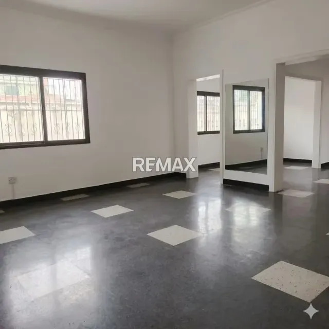 casa en venta Ubicada estratégicamente en pleno centro, bajando de la calle 9 - 12