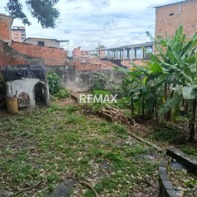 casa en venta Ubicada estratégicamente en pleno centro, bajando de la calle 9 - 2