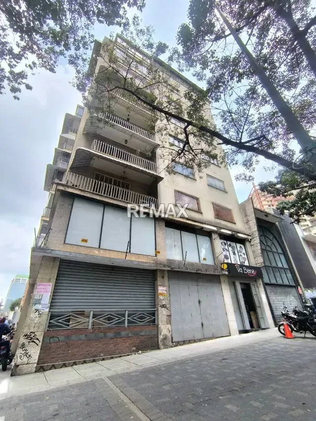 VENTA LOCAL COMERCIAL SABANA GRANDE A PIE DE CALLE