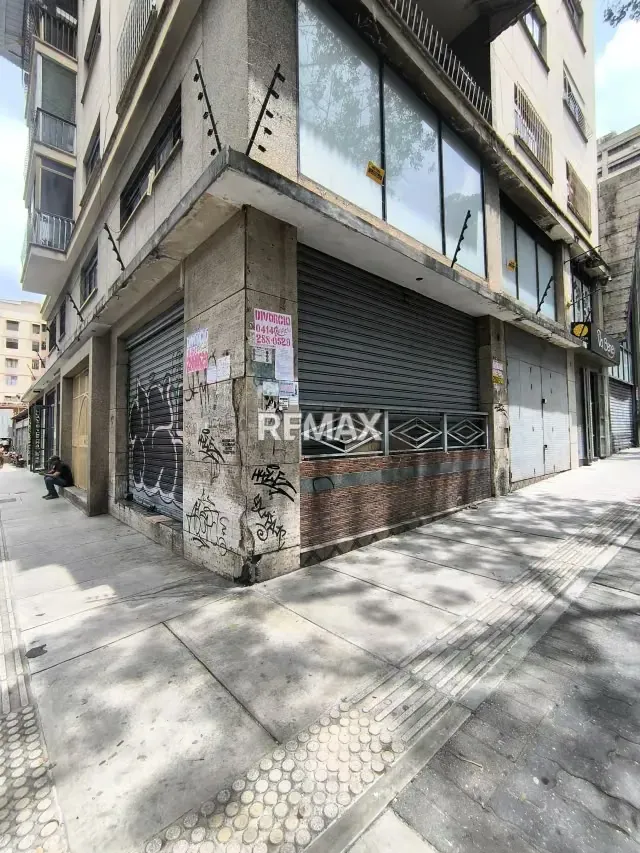 VENTA LOCAL COMERCIAL SABANA GRANDE A PIE DE CALLE - 2